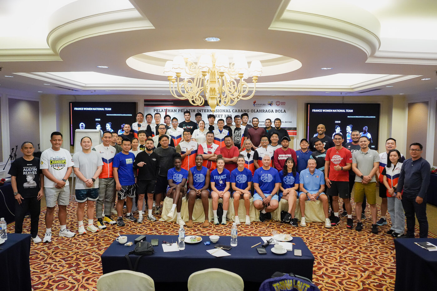 Clinic participants and national teams